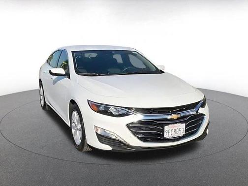 Summit White 2024 Chevrolet Malibu LT