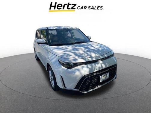 Snow White Pearl 2025 Kia Soul LX