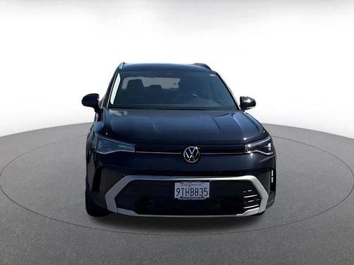 Deep Black Pearl Effect 2025 Volkswagen Taos 1.5T SE