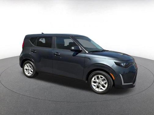 Gravity Gray 2025 Kia Soul LX