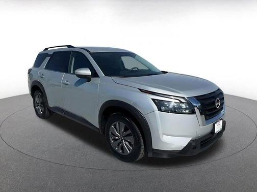 Brilliant Silver Metallic 2025 Nissan Pathfinder SV