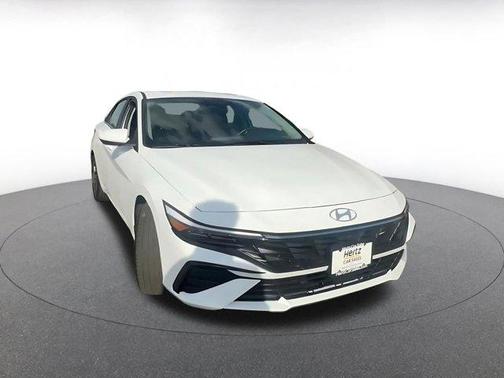 White 2025 Hyundai ELANTRA SEL Convenience