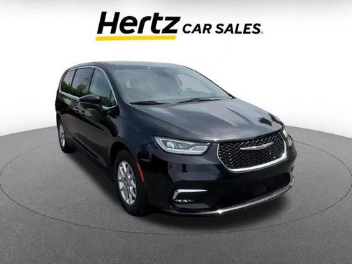 2023 Chrysler Pacifica Touring-L