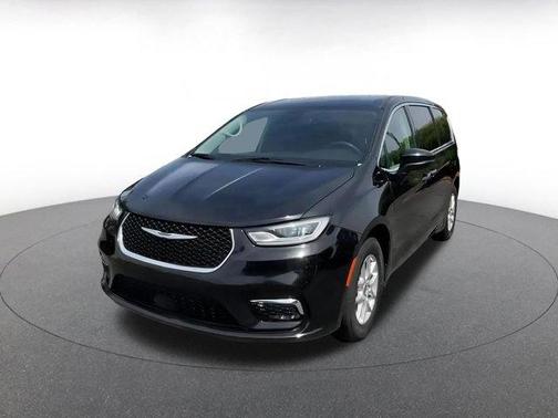 2023 Chrysler Pacifica Touring-L