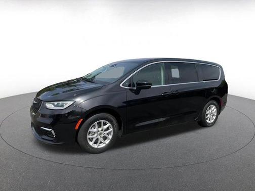 2023 Chrysler Pacifica Touring-L