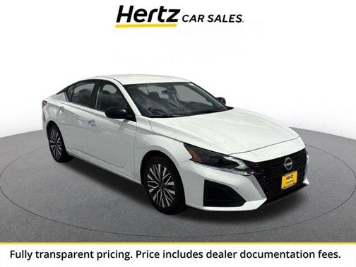 Glacier White 2025 Nissan Altima SV