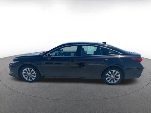 2022 Toyota Avalon XLE