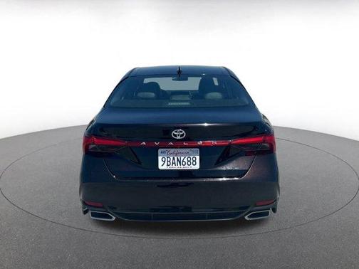 2022 Toyota Avalon XLE