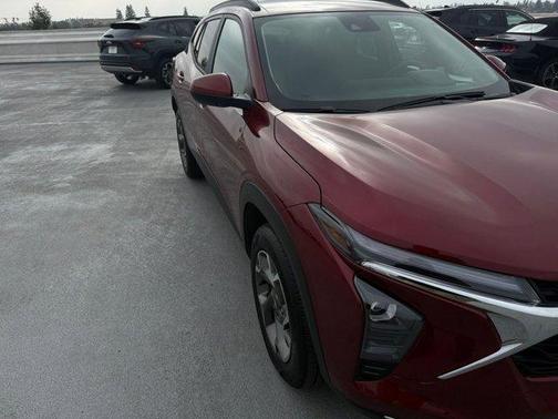 2025 Chevrolet Trax LT