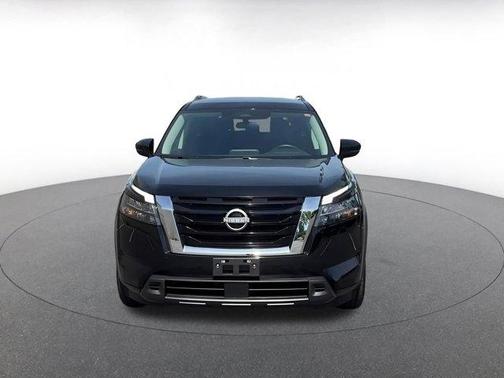 Black 2025 Nissan Pathfinder SV
