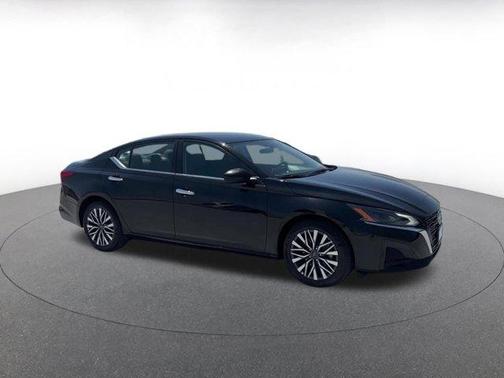 Super Black 2025 Nissan Altima SV