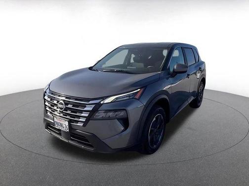 Gun Metallic 2025 Nissan Rogue SV