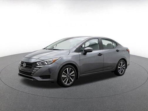 Gun Metallic 2025 Nissan Versa 1.6 SV