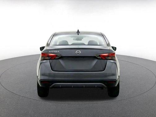 Gun Metallic 2025 Nissan Versa 1.6 SV