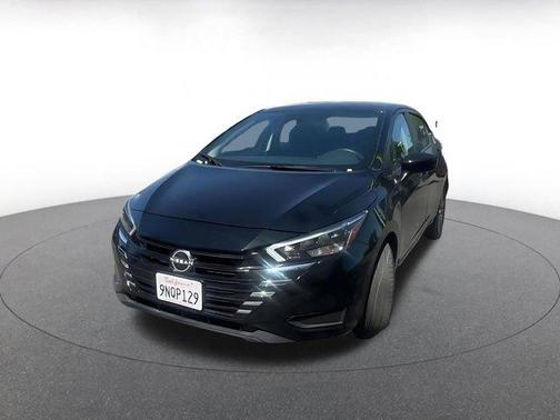 Black 2025 Nissan Versa 1.6 SV