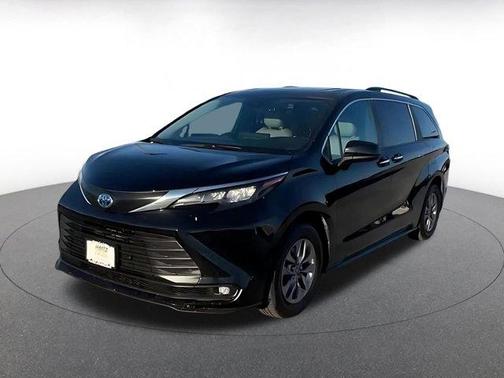 2025 Toyota Sienna XLE