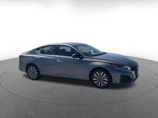 Gun Metallic 2025 Nissan Altima SV