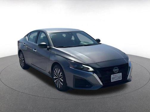 Gun Metallic 2025 Nissan Altima SV