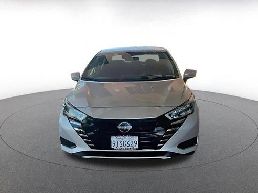 Brilliant Silver Metallic 2025 Nissan Versa 1.6 SV