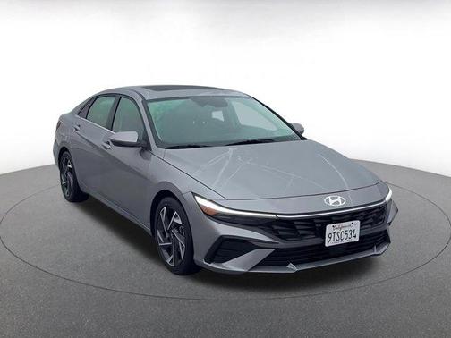 2025 Hyundai ELANTRA Limited