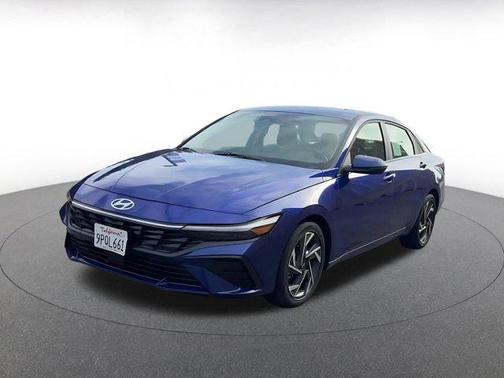 2025 Hyundai ELANTRA Limited