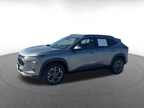 Sterling Gray Metallic 2025 Chevrolet Trax LT
