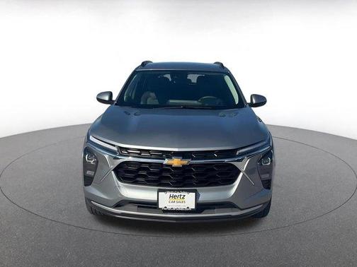 Sterling Gray Metallic 2025 Chevrolet Trax LT