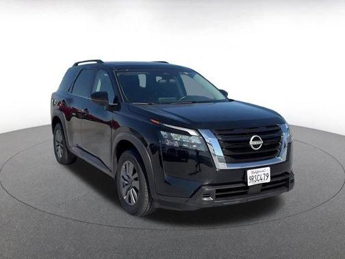 Black 2025 Nissan Pathfinder SV