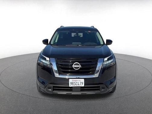 Black 2025 Nissan Pathfinder SV