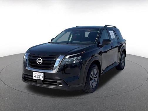 Black 2025 Nissan Pathfinder SV