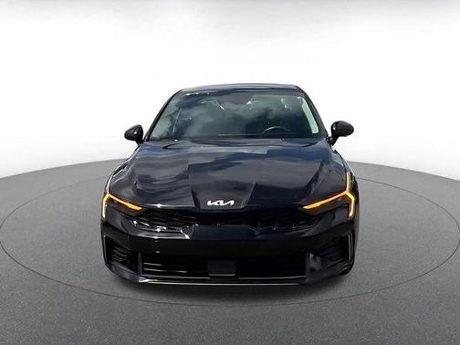 Aurora Black Pearl 2025 Kia K5 LXS