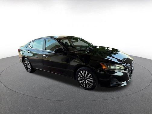 Black 2025 Nissan Altima SV