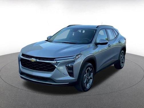 Sterling Gray Metallic 2025 Chevrolet Trax LT