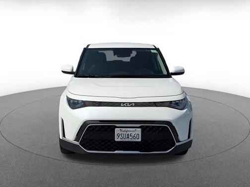 Snow White Pearl 2025 Kia Soul LX