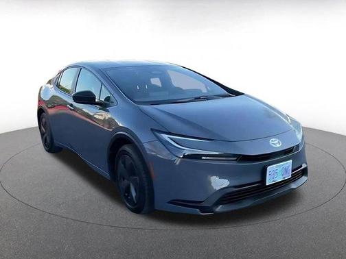 2025 Toyota Prius LE