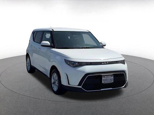 Snow White Pearl 2025 Kia Soul LX