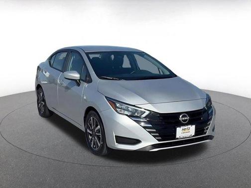 Brilliant Silver Metallic 2025 Nissan Versa 1.6 SV