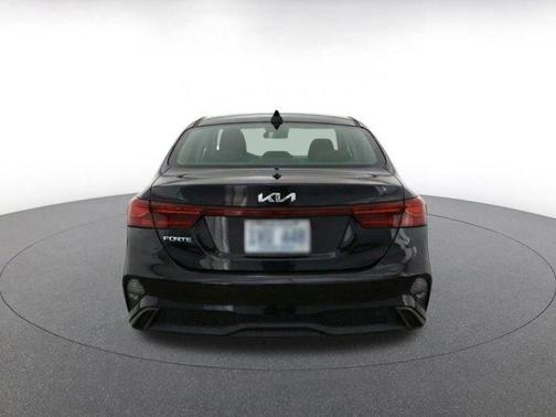 Aurora Black 2024 Kia Forte LXS
