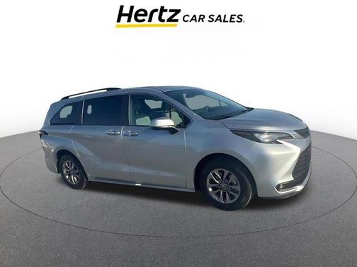 2025 Toyota Sienna XLE