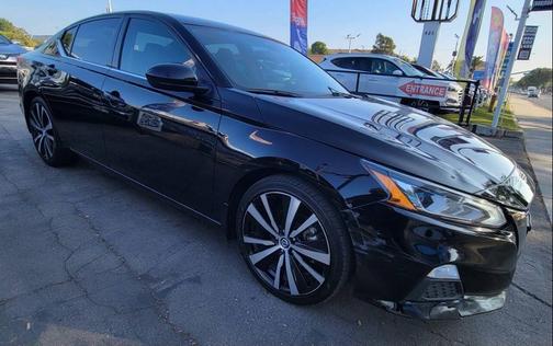 2022 Nissan Altima SR FWD