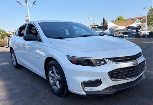Summit White 2017 Chevrolet Malibu 1LS