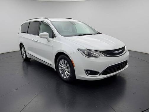 2018 Chrysler Pacifica Touring-L Plus