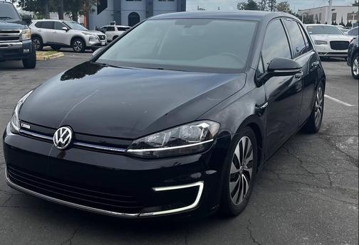 2017 Volkswagen e-Golf SE
