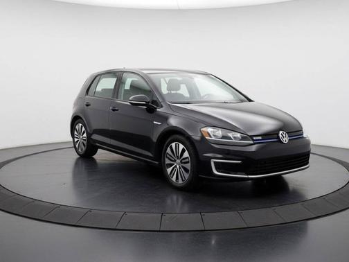 2017 Volkswagen e-Golf SE
