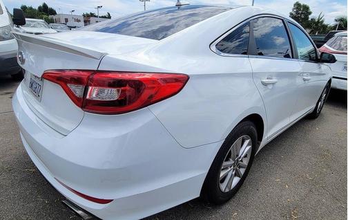 2017 Hyundai SONATA SE