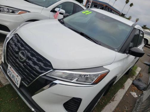 2023 Nissan Kicks S