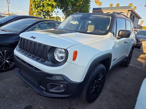 Alpine White 2017 Jeep Renegade Latitude