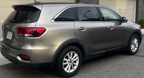 Titanium Silver 2019 Kia Sorento LX