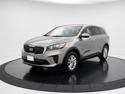 Titanium Silver 2019 Kia Sorento LX