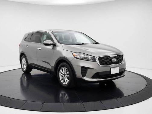 Titanium Silver 2019 Kia Sorento LX
